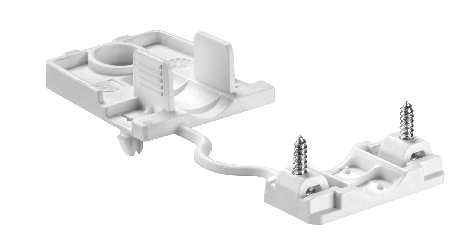 Fixing plate with strain relief